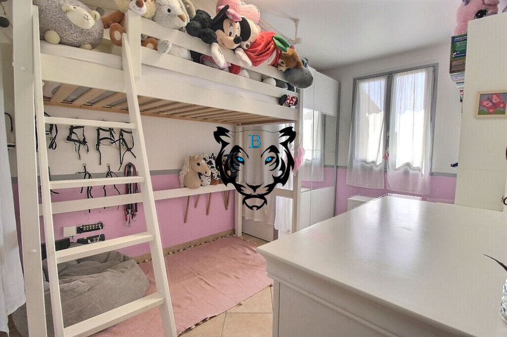 à vendre  Maison Roquebrune-sur-Argens (83520)