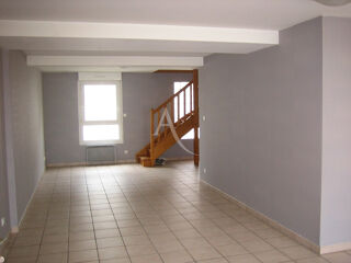  Appartement à louer 4 pièces 80 m²