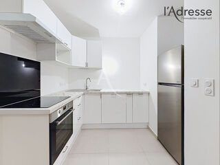 Location Appartement Appartement Suresnes 2 pièce(s) 43 m2 Parking/Balcon Suresnes