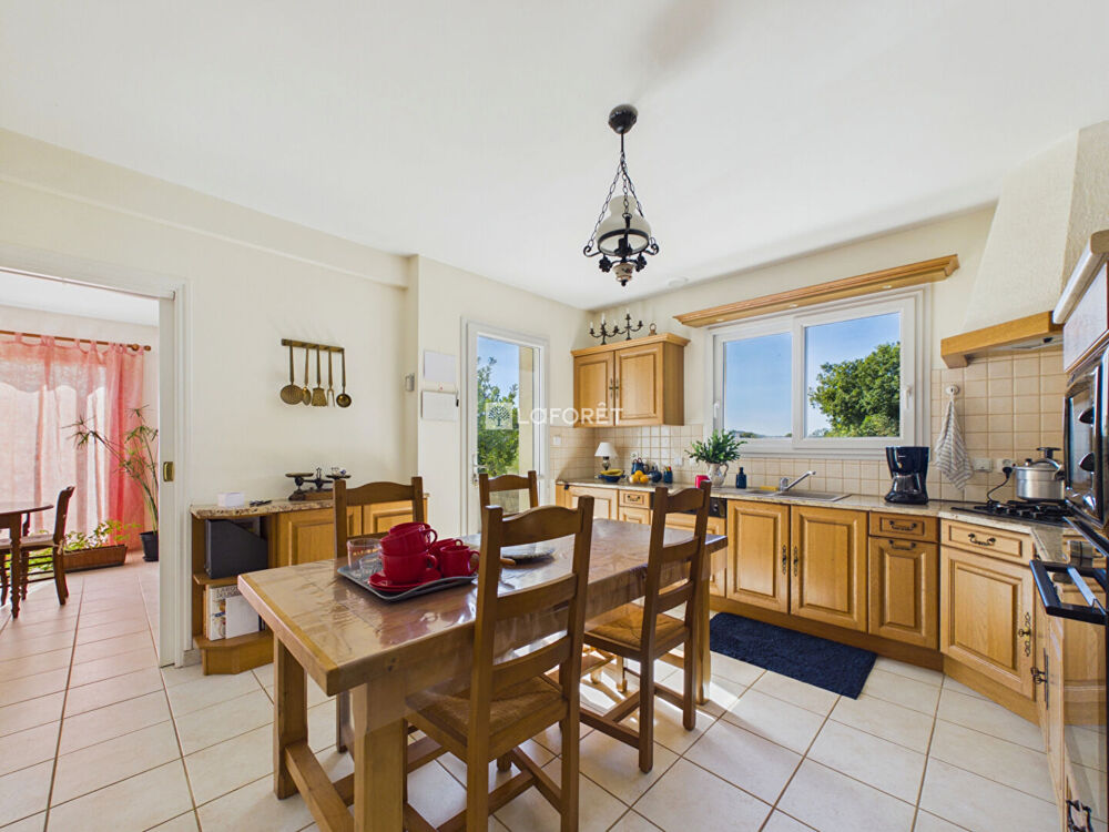 Vente Maison Maison Dineault 8 pièce(s) 159,97  m2 Dineault