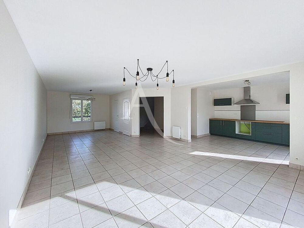 Maison 5 pièces · à Briollay · 274 900 €