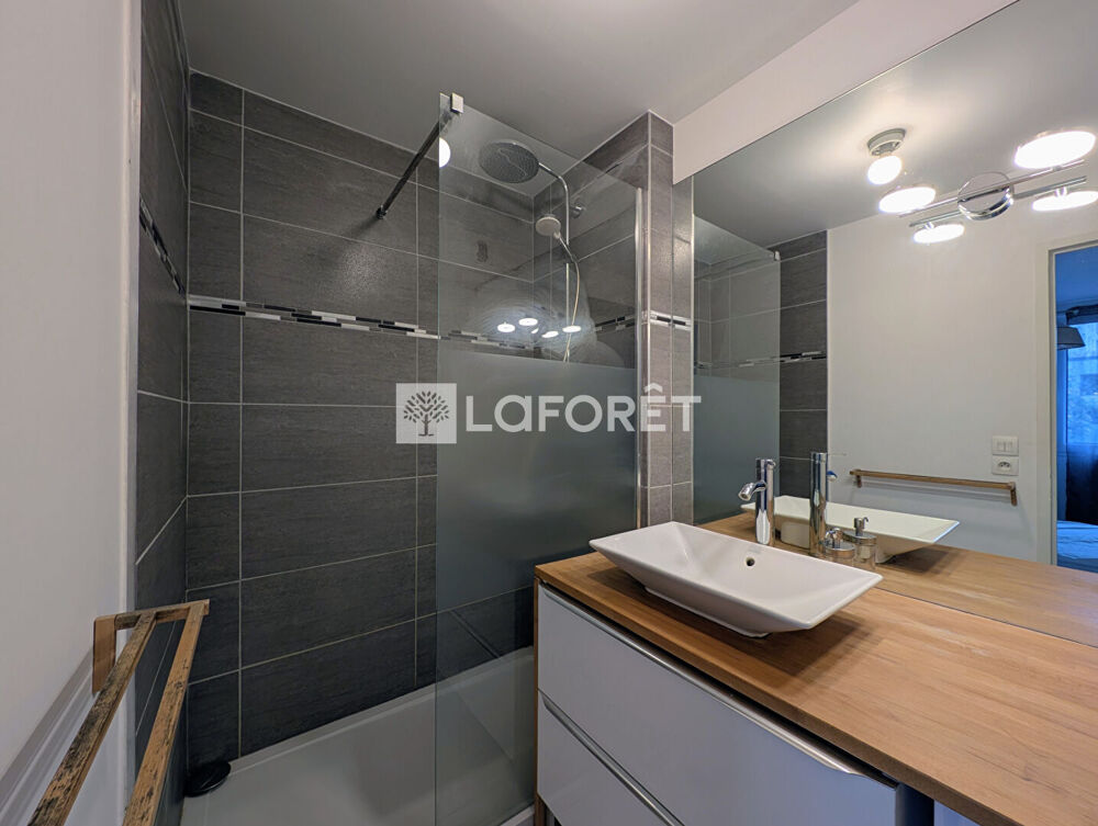 T2 AVEC PLACE DE PARKING PRIVATIVE - GRENOBLE - CHEMIN DES MARRONNIERS