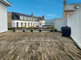  Villa  vendre 8 pices 310 m