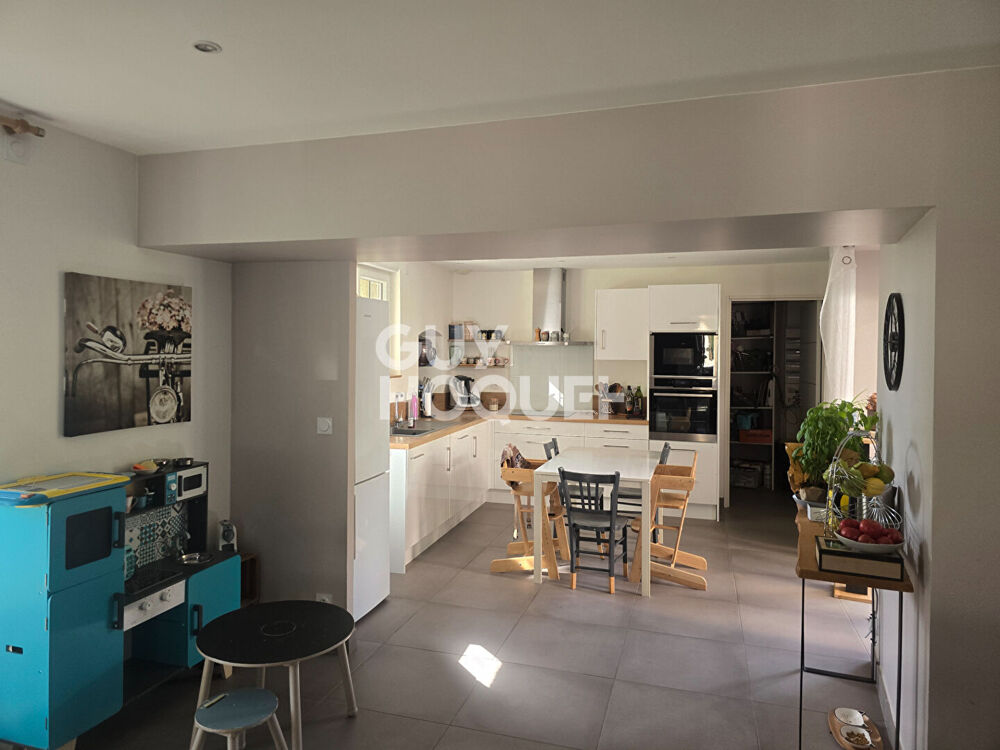 Location Maison Maison St Etienne De Fontbellon 4 pièce(s) 130 m2 St etienne de fontbellon