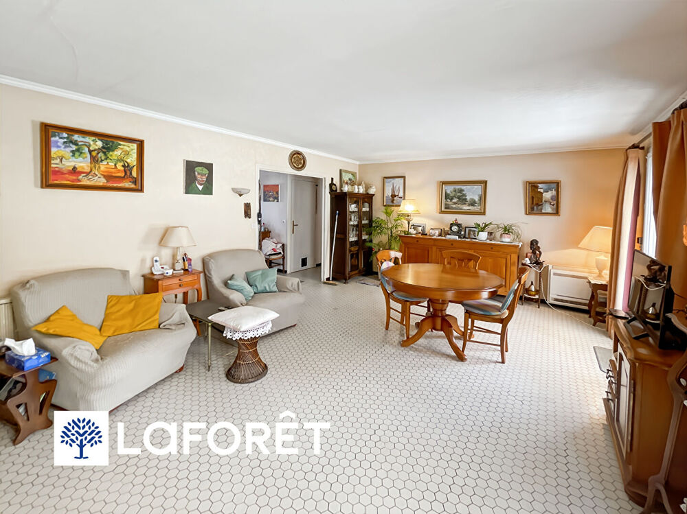 Maison traditionnelle sur sous-sol total de 5 pièces à vendre à Sainte Geneviève des Bois
