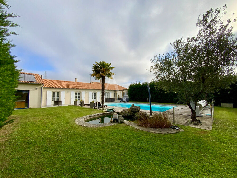 Maison 9 pièces 274 m² à Saint Savinien