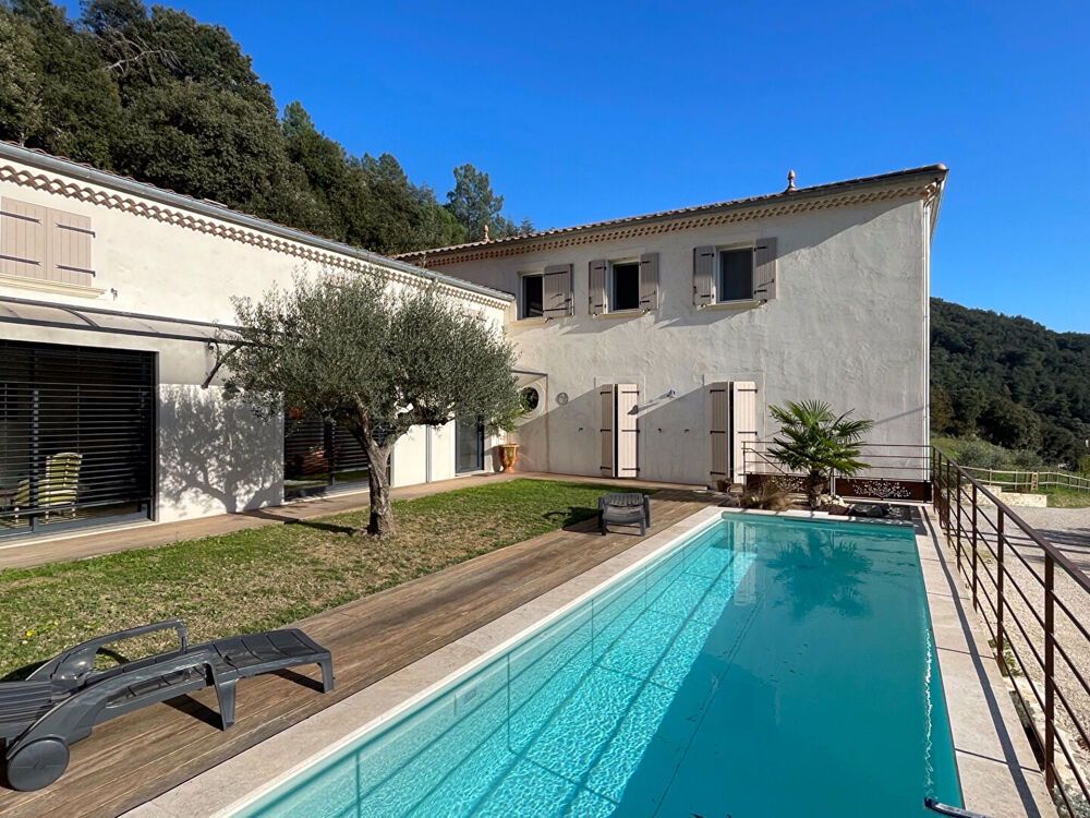 Ardèche : Vallée de l'Eyrieux Demeure de prestige 6 pièce(s) 200 m2 sur 10 hectares.
