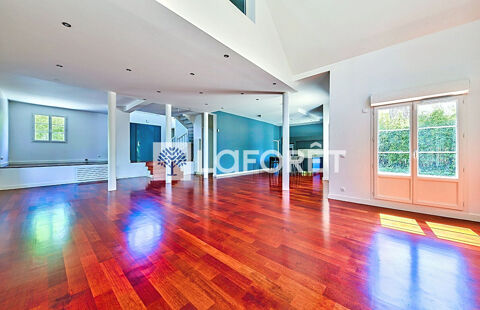  Maison � louer 9 pi�ces 240 m�