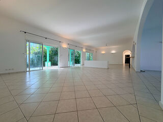  Maison � vendre 9 pi�ces 300 m�