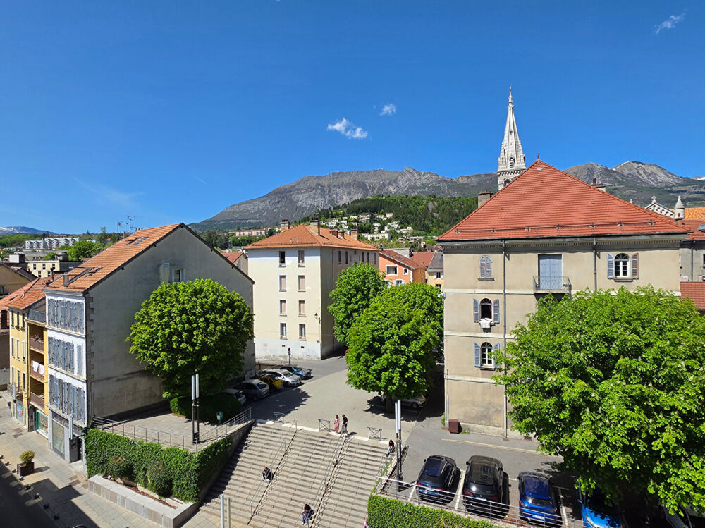 Vente Appartement Appartement T3 rénové au centre de Gap avec deux balcons Gap
