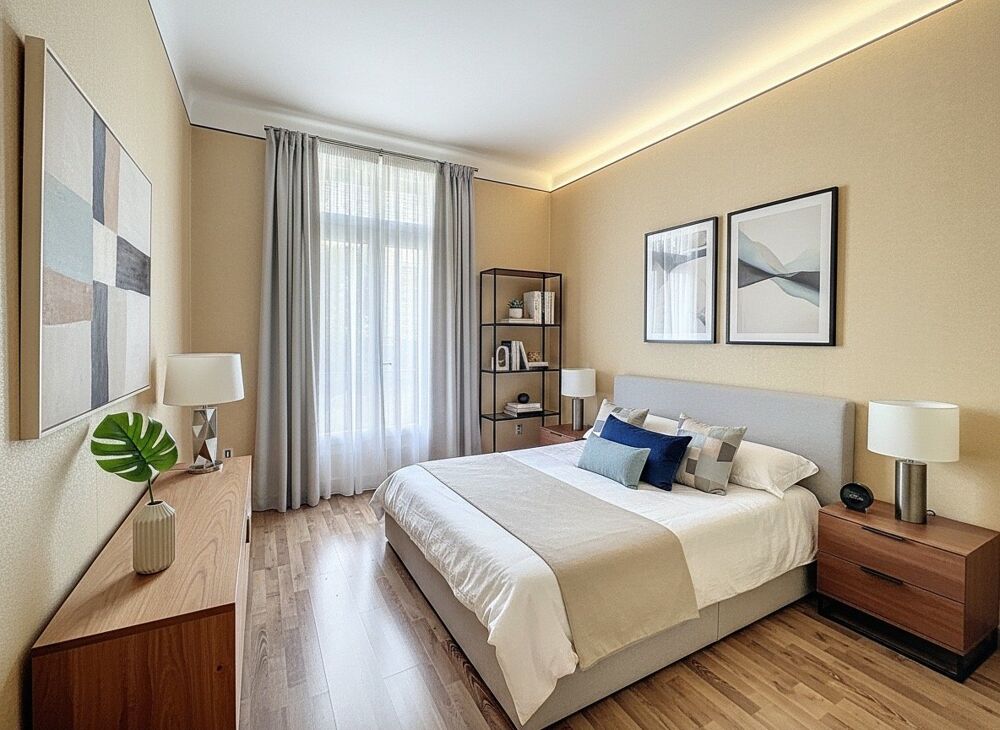 Avignon Intra-Muros Porte Saint Michel : 120 m² Traversant avec Balcon Idéal Famille, Profession Libérale ou Investisseur