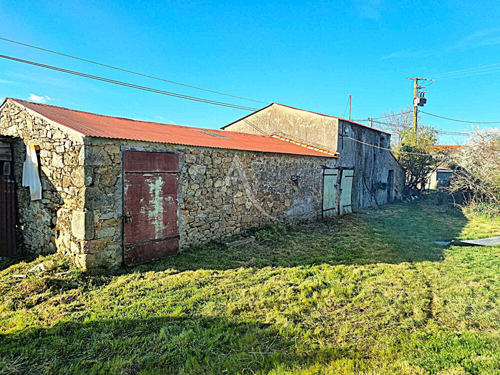 GRANGE À RENOVER SUR SAINT FULGENT 2 pièce(s) 82 m2
