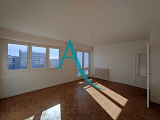  Appartement à louer 2 pièces 63 m²