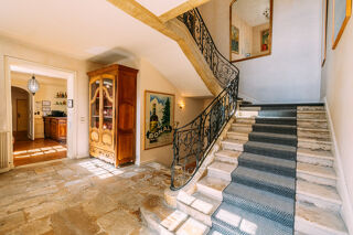  Immeuble à vendre 15 + pièces 625 m²