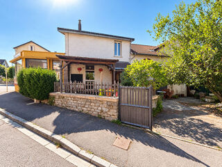  Immeuble à vendre 15 + pièces 350 m²