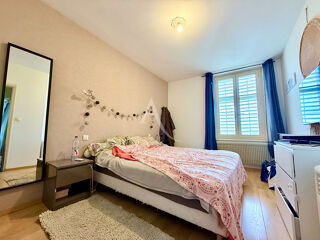  Appartement à louer 3 pièces 77 m²
