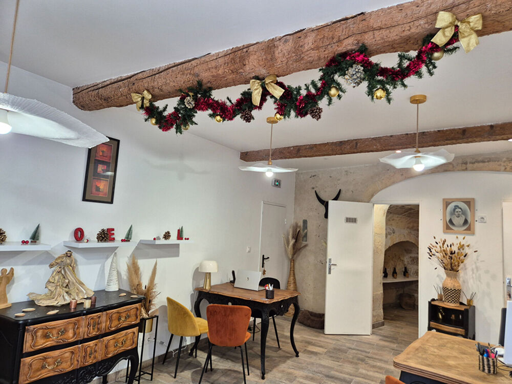   Local commercial hyper centre  37  M² Arles