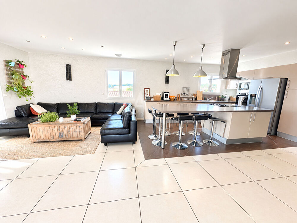 Vente Maison Villa Villeveyrac T7 de 265m² avec piscine Villeveyrac