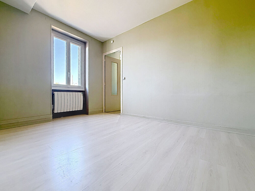 APPARTEMENT ST JEAN DE BOURNAY - T2 de 50 m2