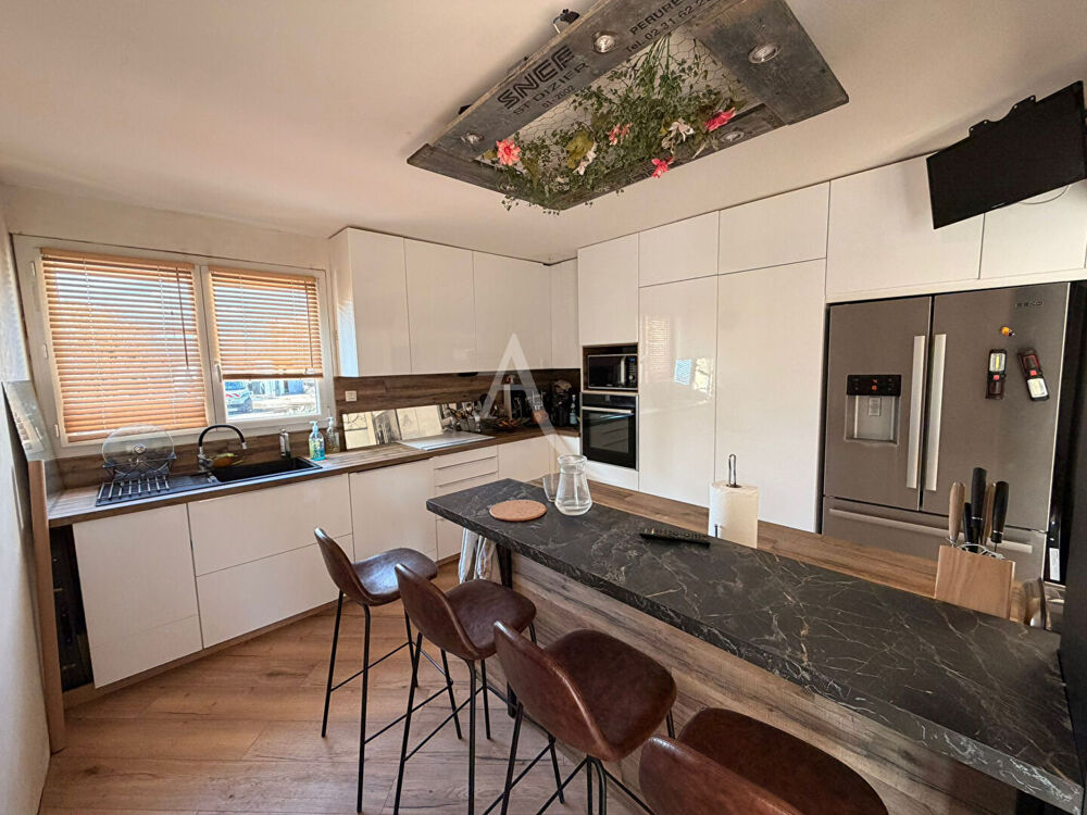 Maison d'environ 240 m² avec piscine et grand terrain à Rivesaltes