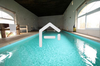  Maison à vendre 15 + pièces 943 m²