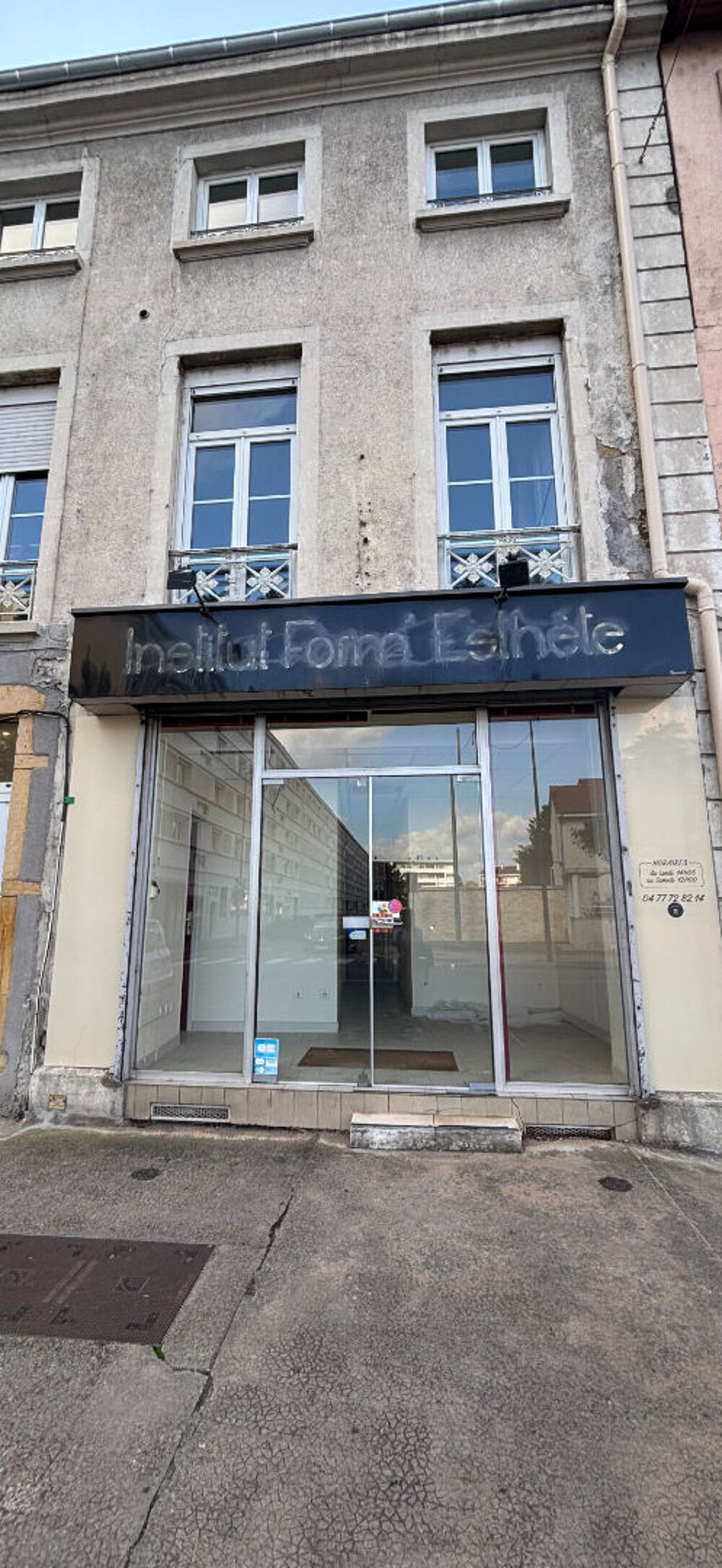   LE COTEAU - Local commercial de 40 m² 