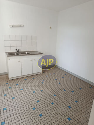  Appartement à louer 4 pièces 70 m²