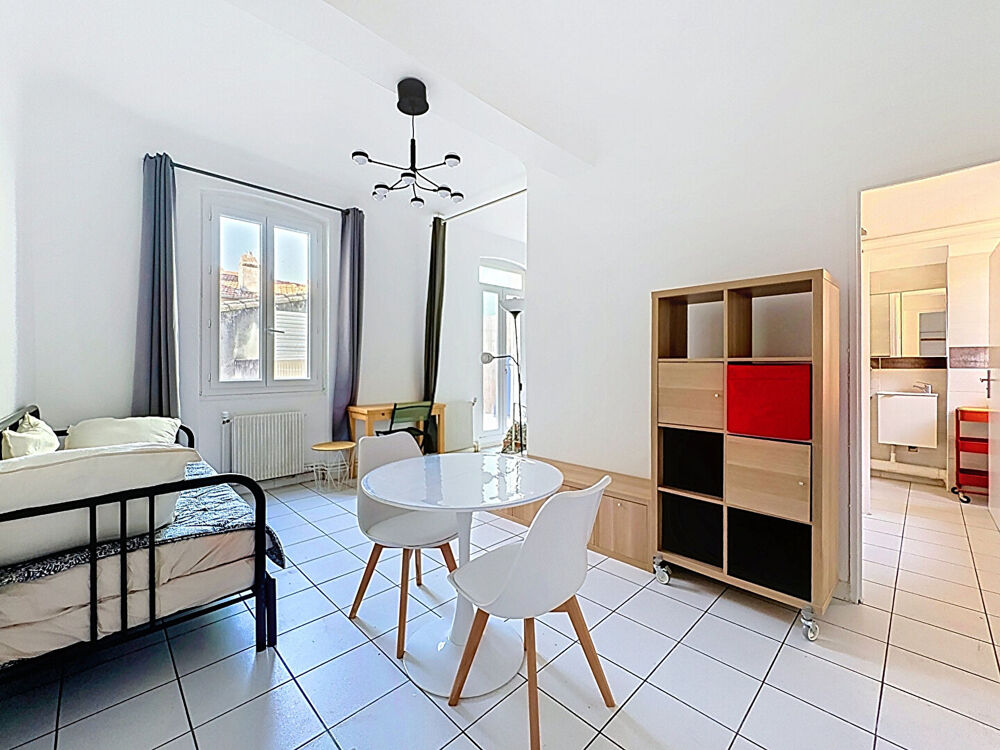 Vente Appartement Appartement Avignon intramuros 2 pièces, 1er étage, grande terrasse Avignon
