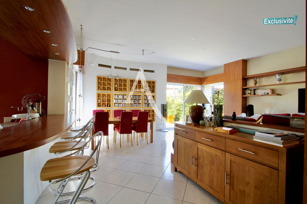 Location Maison RARE SUR LATTES PORT-ARIANE - MAISON DE PLAIN-PIED - 6 PIÈCES - 140 M2 - 4 CHB - GARAGE - JARDIN 540 M2 ENVIRON Lattes