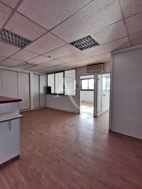   Local commercial Nimes 56.44 m2 