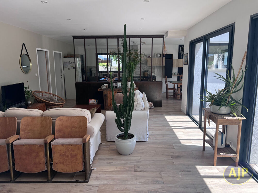 Maison Surzur 6 pièce(s) 150 m2