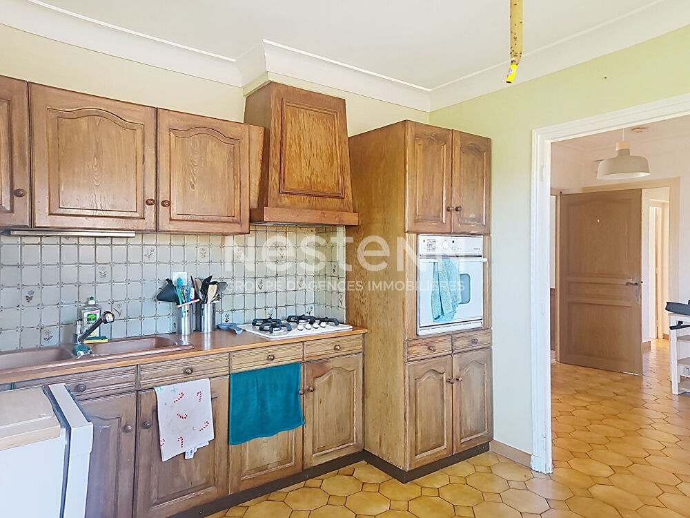 EXCLUSIVITE ! CENTRE RETOURNAC MAISON TRADITIONNELLE SUR 1300 M2 DE TERRAIN avec double garage