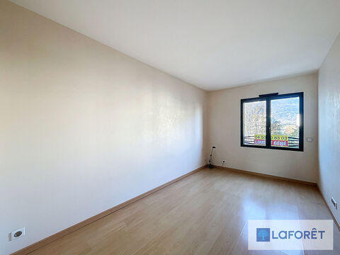  Appartement � louer 4 pi�ces 133 m�