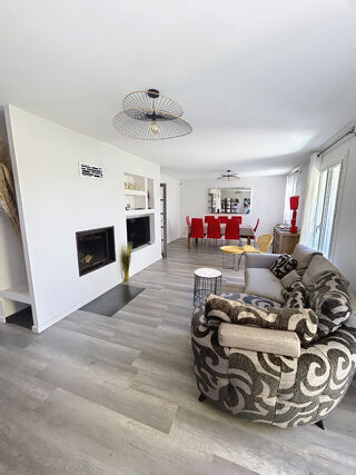  Maison � louer 5 pi�ces 132 m� Lambesc