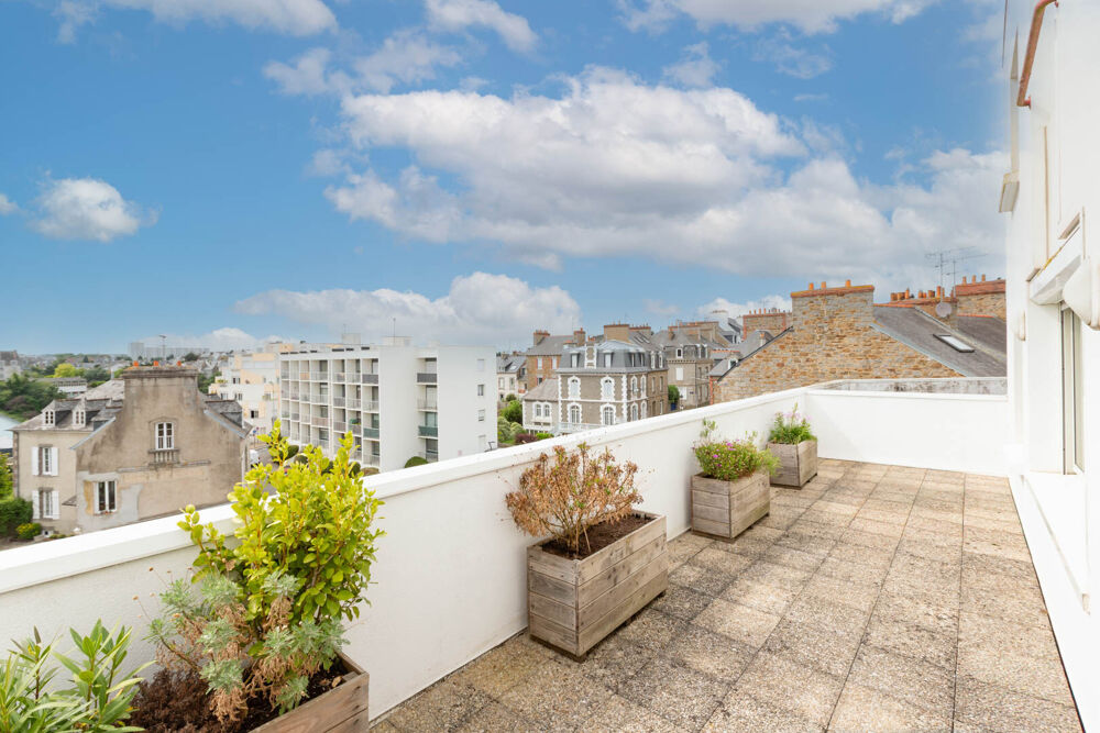 SUPERBE T4 EN DUPLEX AVEC TERRASSE ET PARKINGS - QUARTIER SAINT-MICHEL