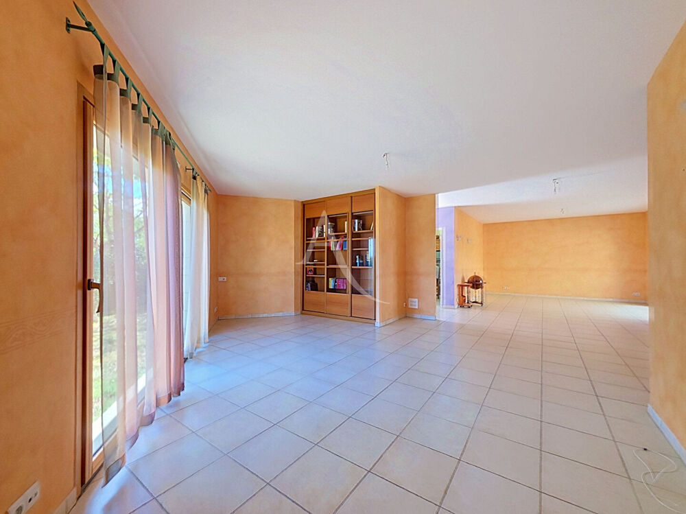 Maison de plain pied de 192m² Saint-Jean-De-Linières