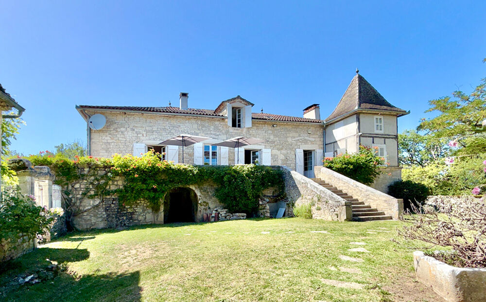 LOT - CAHORS-Élégante Maison de Maître rénovée avec piscine, dépendances équestres et vues imprenables sur la campagne