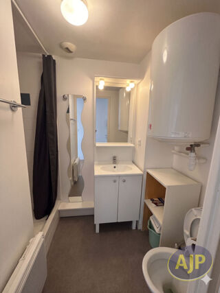  Appartement à louer 1 pièce 28 m²