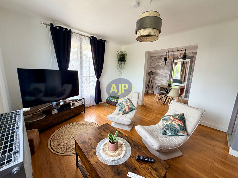 Maison Bourg Avessac - 6 pièces - 108 m2 - 1579 m2 Terrain