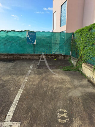  Parking / Garage à louer 5 m² Les trois ilets