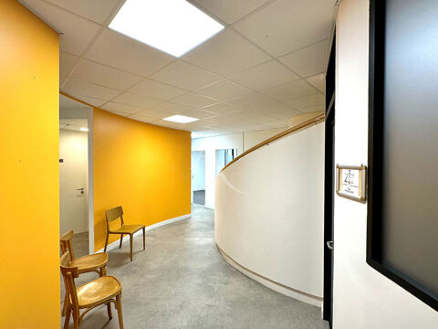 Local professionnel 195 m&sup2; Saint-Gilles-Croix-De-Vie COEUR DE VILLE 320000 85800 Saint gilles croix de vie