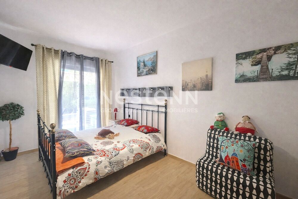Vente Appartement T2 Centre Ville - 500 mètres de la plage - Terrasse - Garage Saint raphael