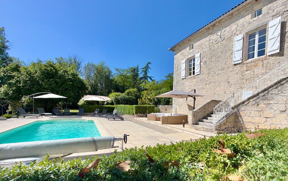 LOT - CAHORS-Élégante Maison de Maître rénovée avec piscine, dépendances équestres et vues imprenables sur la campagne