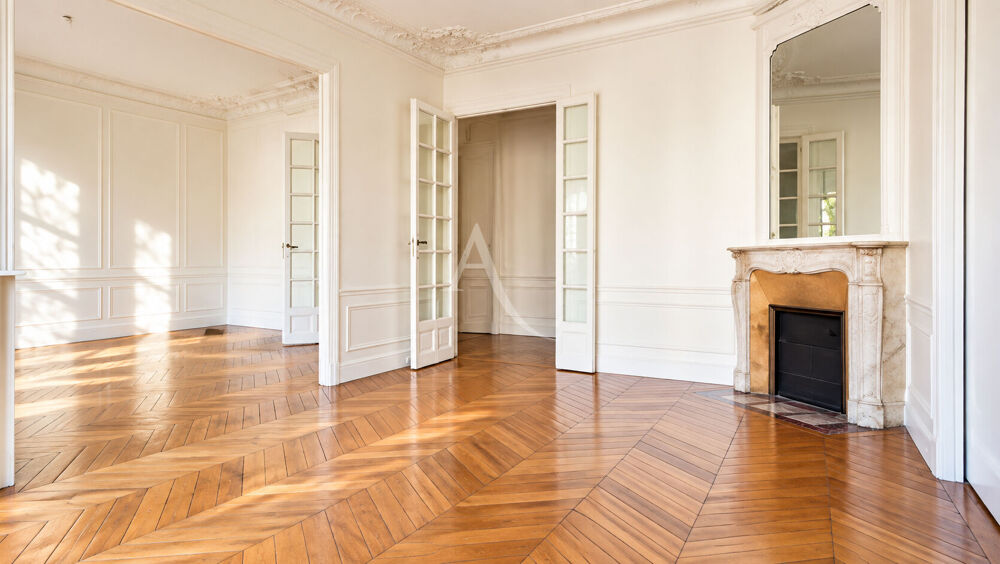 Location Appartement PARIS 7e -TOUR EIFFEL  - Bel appartement ancien ! Paris 7