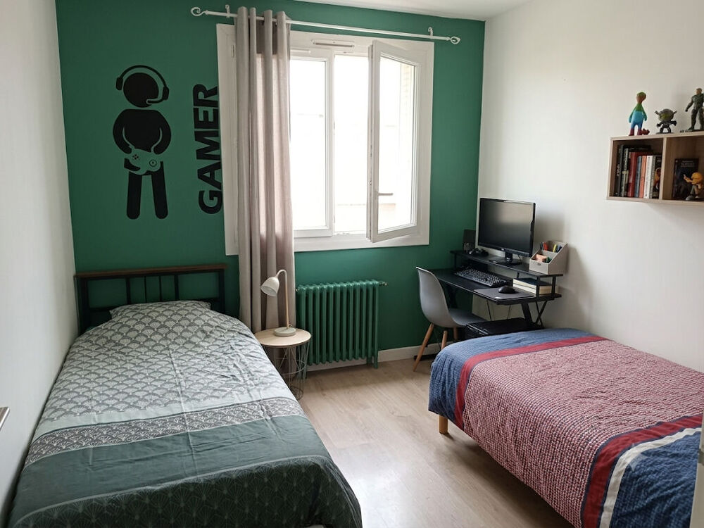 A Mitry-Mory ! Résidence « Les Cèdres » ! Cadre sécurisé, verdoyant et familial pour cet Appartement F4.