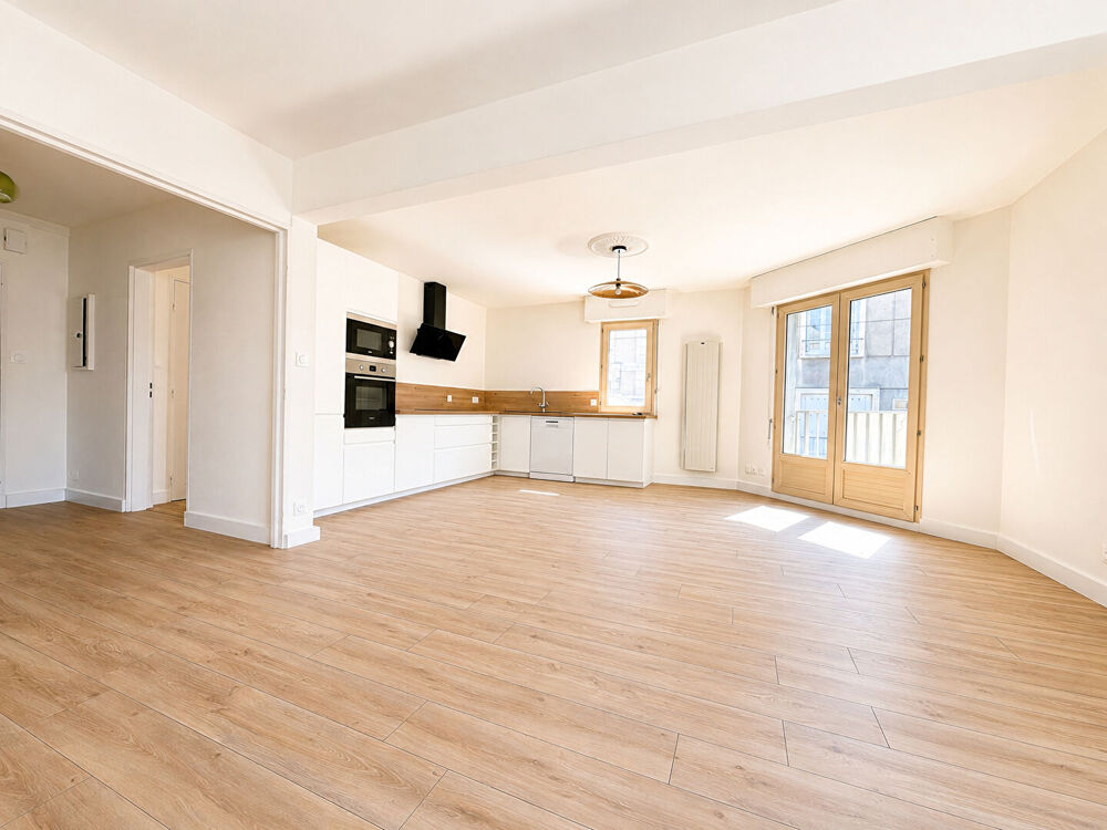 Vente Appartement A vendre - Appartement T3 de 69 m² refait à neuf avec cave et ascenseur, possible stationnement 