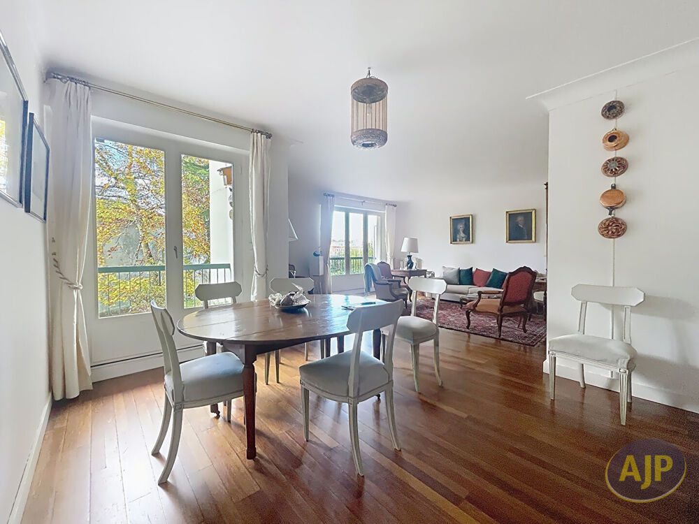 Appartement à vendre Nantes Saint Donatien - Tortière - 5 chambres - 2 balcons - 2 parkings.
