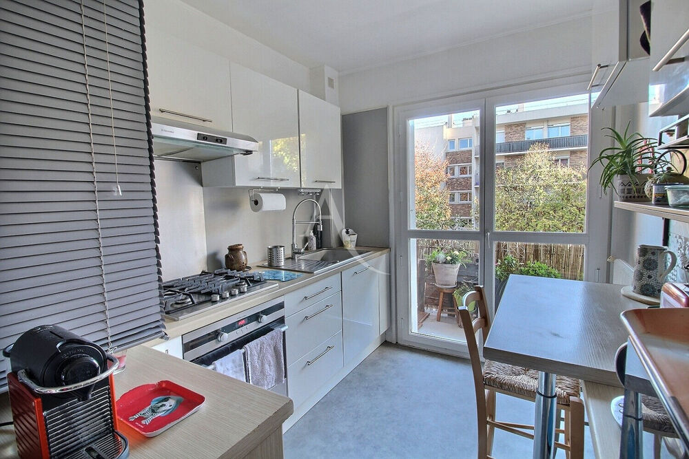 Vente Appartement Appartement 3 pièces  sans travaux et avec décoration actuelle Maurepas