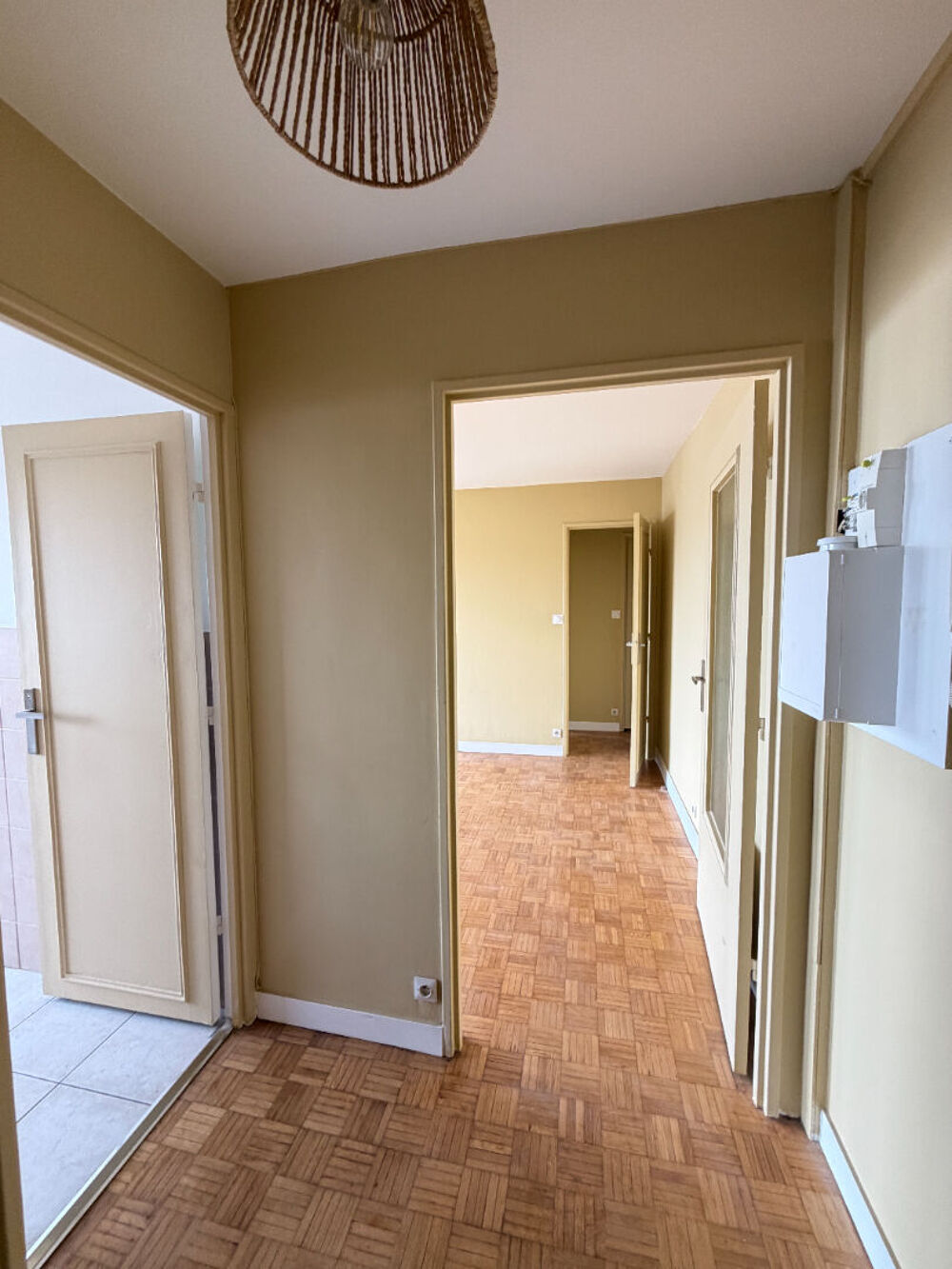 Location Appartement Grand 3 pièces lumineux 72.17m² avec balcon 1790 CC - RER A -St Maur Créteil Saint maur des fosses