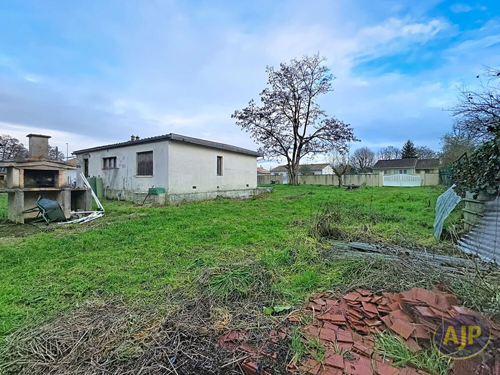 Vente Terrain Terrain 1268 m² avec maison et garage à IZON Izon